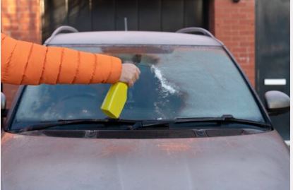 SUV Windscreen: How to Clean